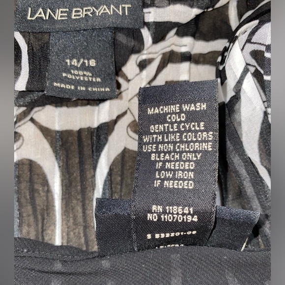 Lane Bryant 14/16 Sheer Tie Waist Ruffle Collar and Black Tank - Picture 6 of 7